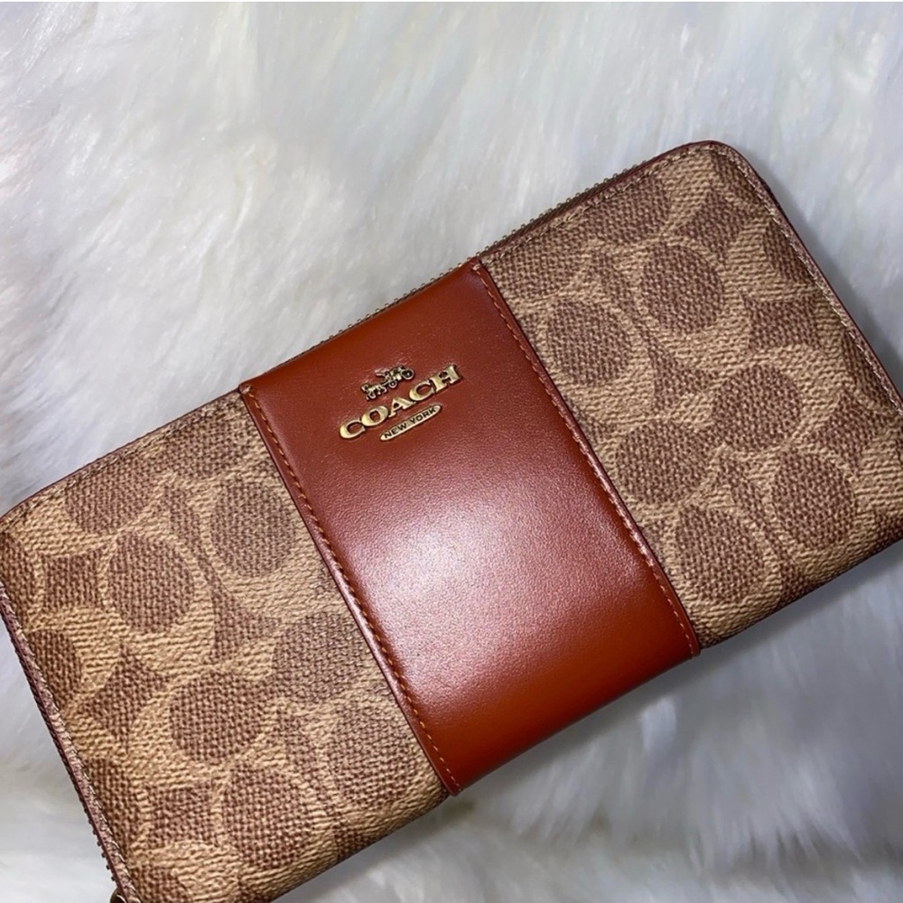 🦋 NWOT~Coach Accordion Zip Wallet In Colorblock Signature Canvas / Barely used - Picture 12 of 12